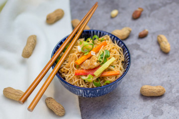 Asiatischer Glasnudelsalat mit Seitan