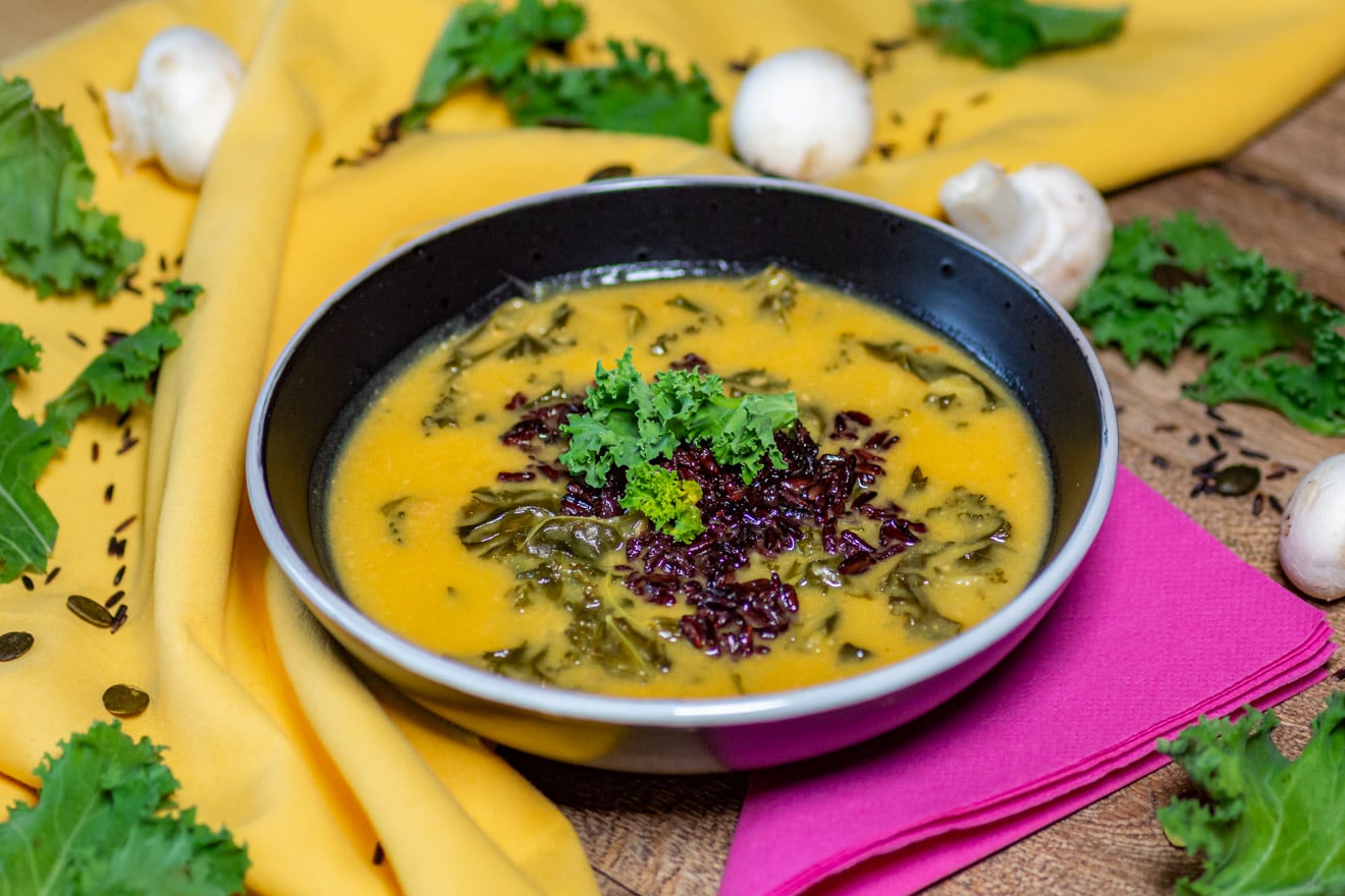 Butternut Kürbissuppe mit Kokosmilch - Mehr-als-Rohkost.de