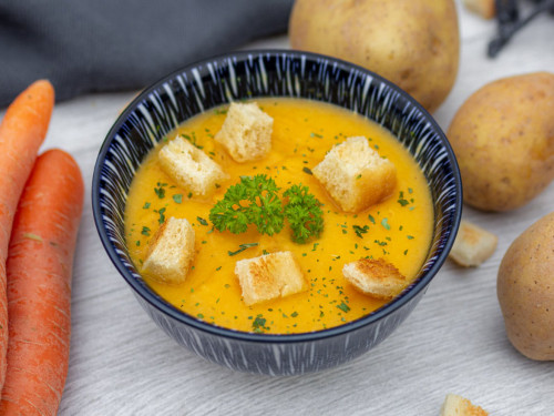 Einfache vegane Kartoffelsuppe