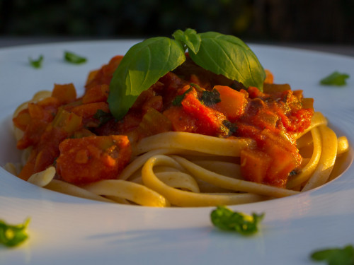 Rote Linsen Pastasoße