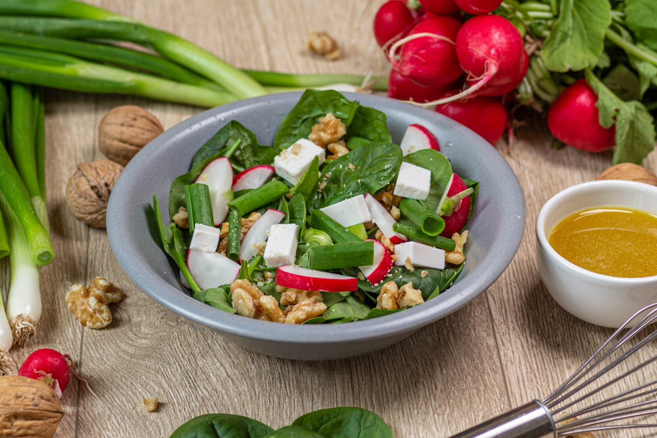 Spinatsalat mit Omas Senfdressing