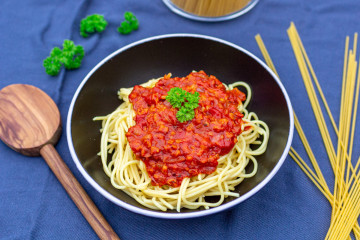 Vegane Bolognese mit Haferflocken