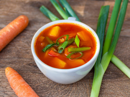 Vegane Gemüsesuppe mit Kartoffeln