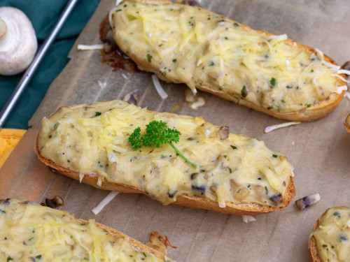 Vegane Ofenbaguettes mit Champignons