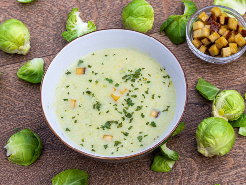 Vegane cremige Rosenkohlsuppe