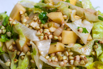 Buchweizensalat mit Apfel