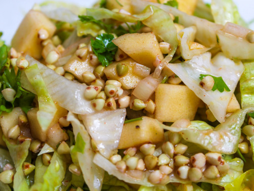 Buchweizensalat mit Apfel