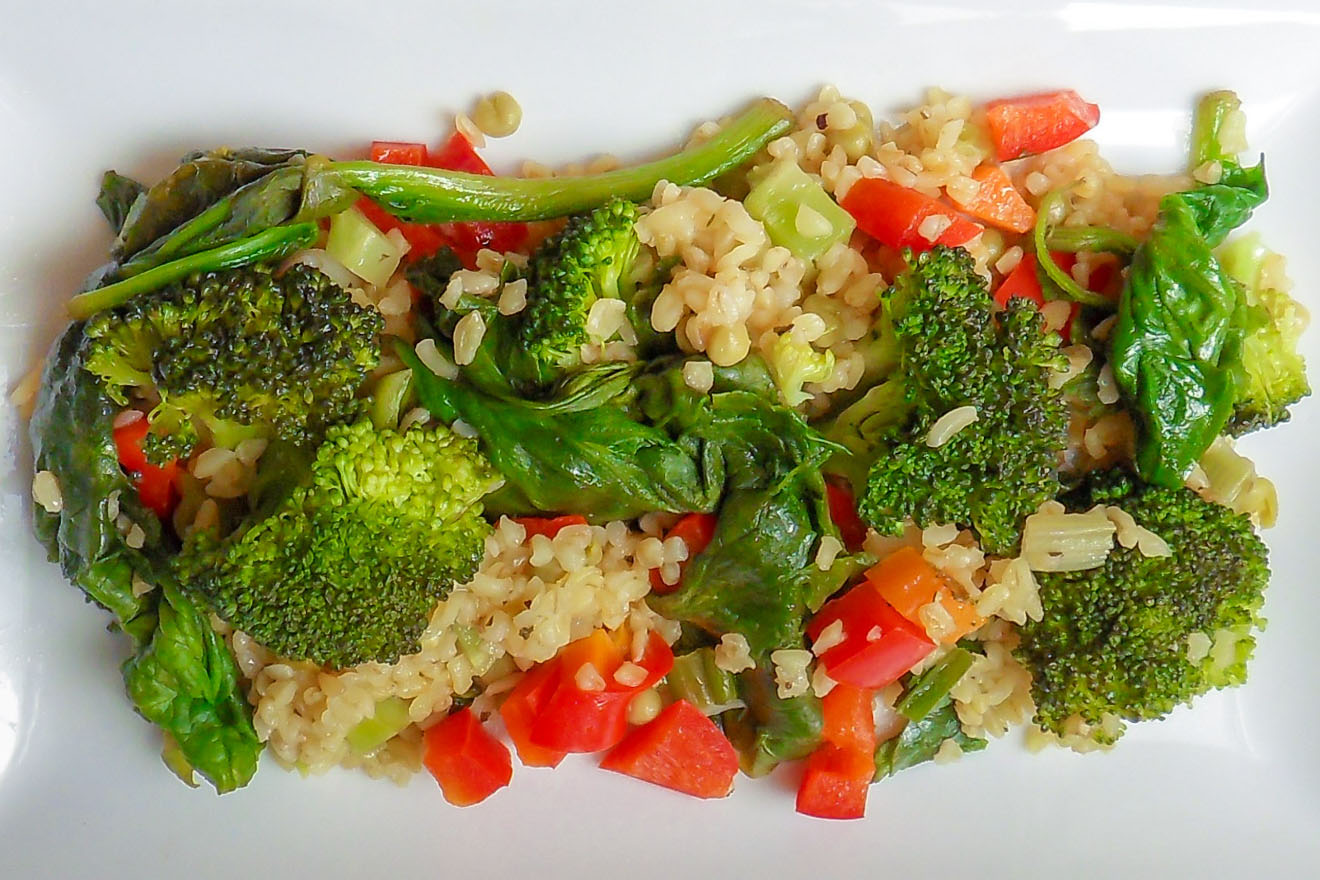 Pfannengericht mit Bulgur und Gemüse | Mehr-als-Rohkost.de