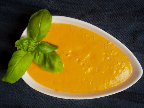 Mediterrane Rohkost Cremesuppe