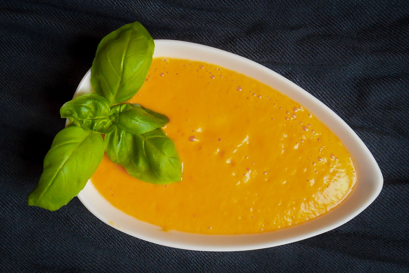 Mediterrane Rohkost Cremesuppe