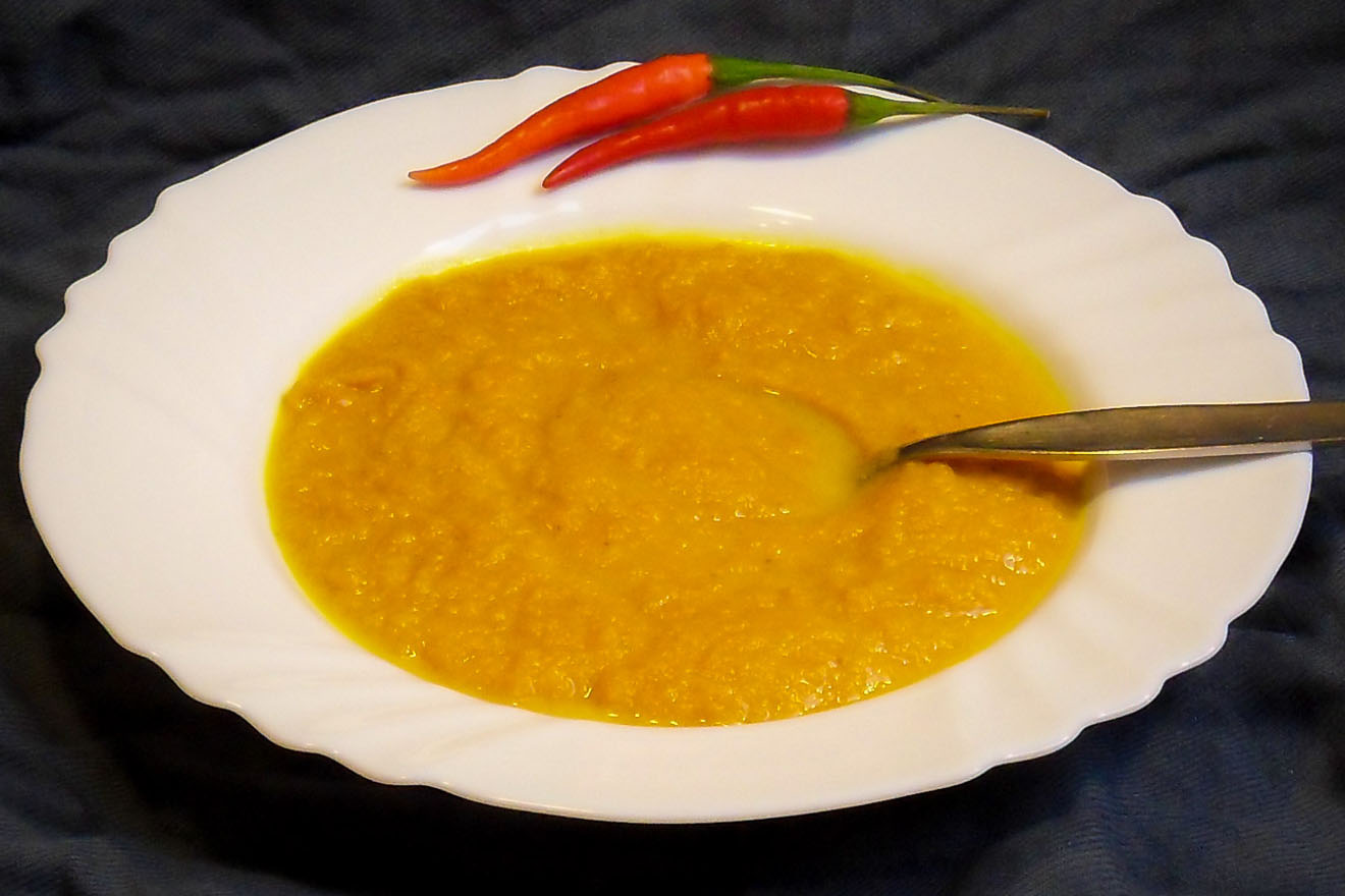 Indische Möhren Curry Cremesuppe