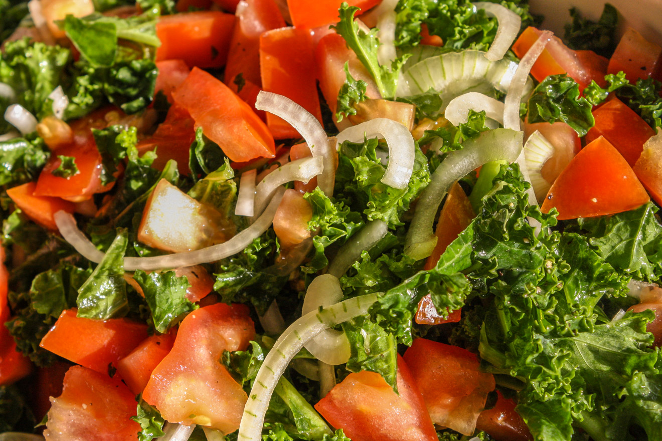 Grünkohlsalat, gesunde vegane Rohkost | Mehr-als-Rohkost.de