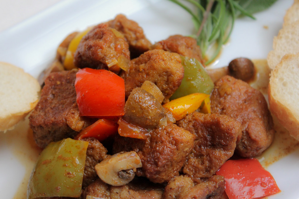 Veganes Paprika Gulasch mit Seitan MehralsRohkost.de